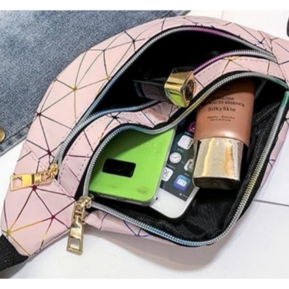 NWOT Pink Holographic Adjustable Fanny Pack - Picture 4 of 7